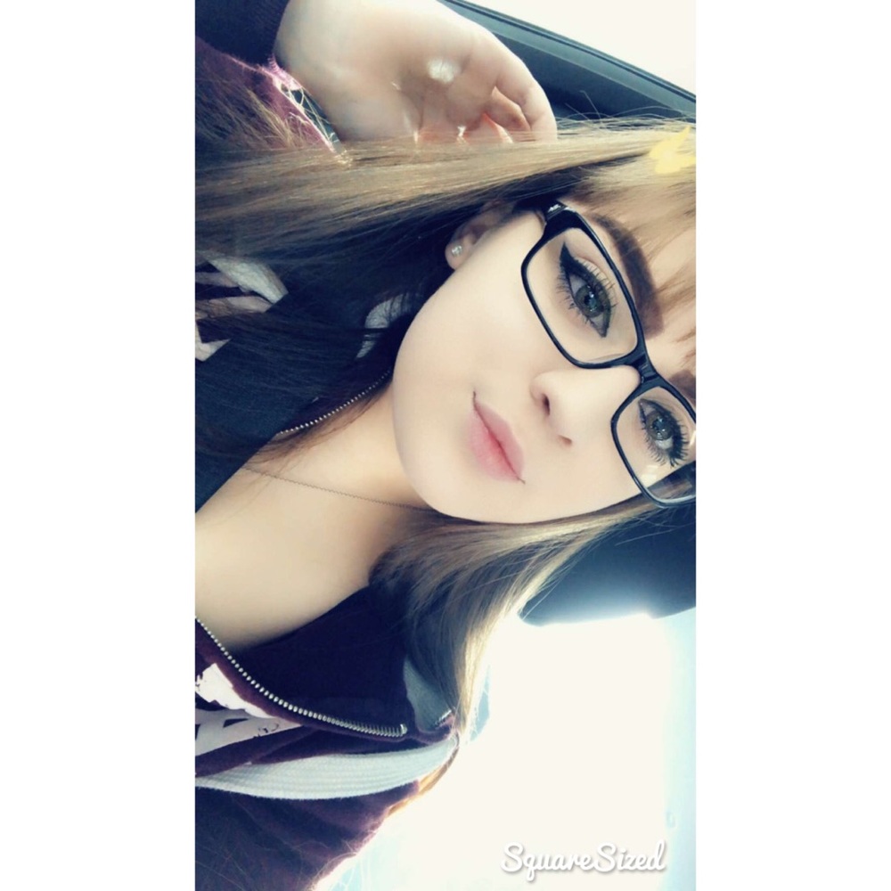 Meet your Posher, Sabrina